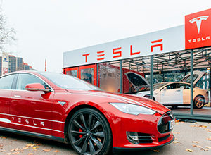 Илон Маск стал крупнейшим акционером Tesla