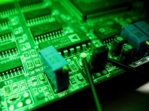 Продажи полупроводников в мире выросли в годовом выражении на 9,8%