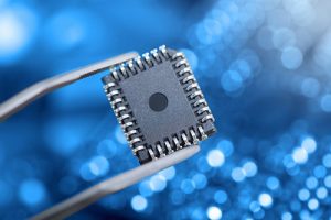 Слабый прогноз корпорации Intel спровоцировал сильнейшее за 3 года падение ее акций