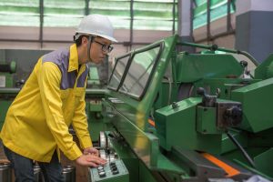 Промышленное производство в Китае сократилось в марте на 8,5%