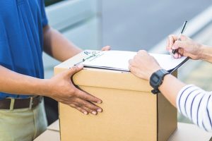 Чистая прибыль United Parcel Services в первом квартале сократилась на 17,4%