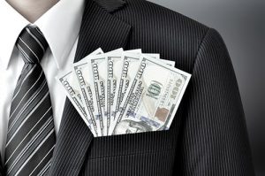 Минимальная заработная плата в США достигла самого высокого уровня за всю историю