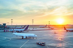 Европейская авиагруппа IAG сократила квартальную прибыль в 11 раз