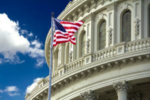 Аналитики прогнозируют падение ставки в Америке до конца этого года