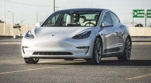 Tesla представила первые китайские электромобили компании