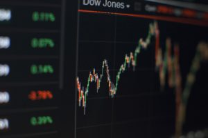 Стоит ли ожидать V-образного восстановления экономики?