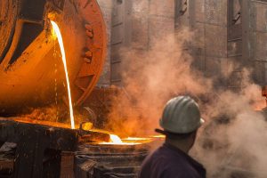 Глобальное производство стали сократилось в мае на 8,7%