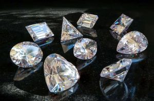 Продажи алмазов и бриллиантов “Алросы” снизились