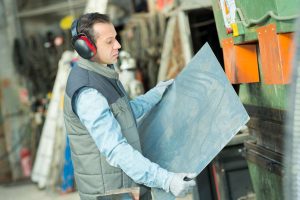 Промышленное производство в Италии снизилось на 3,4% в январе